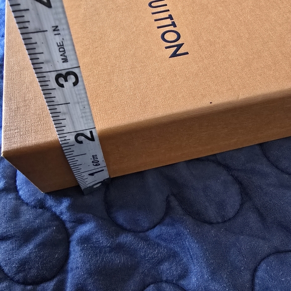 Louis Vuitton Gift Box - Picture 2 of 5